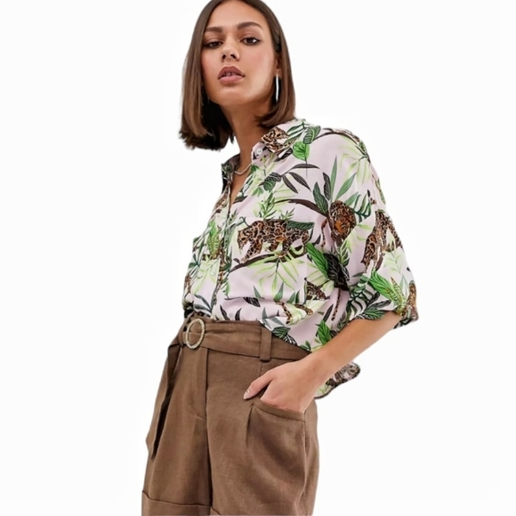 Bershka - Leopard Tropical Crop Button Front Shirt - Picture 1 of 16
